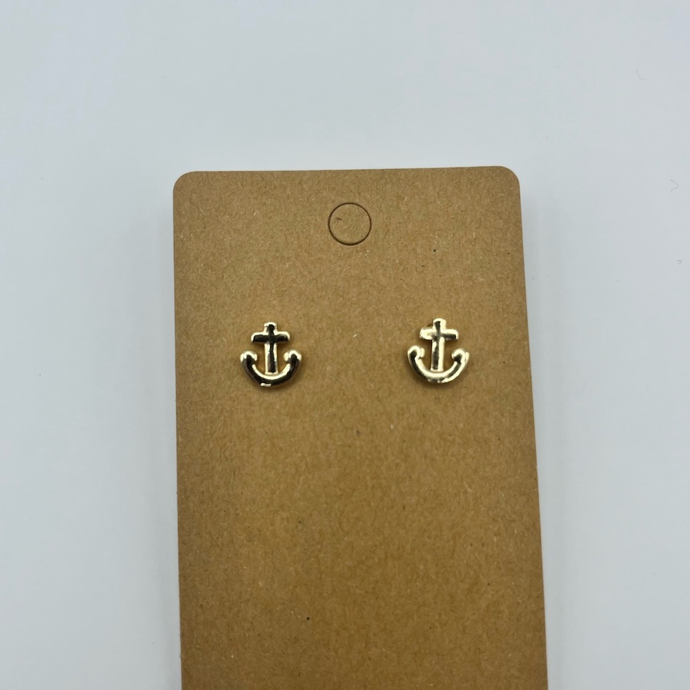 Gold colored anchor stud earrings